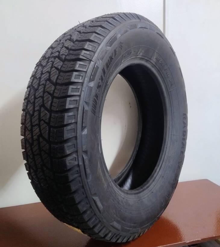 Llanta 205/70R15 AT