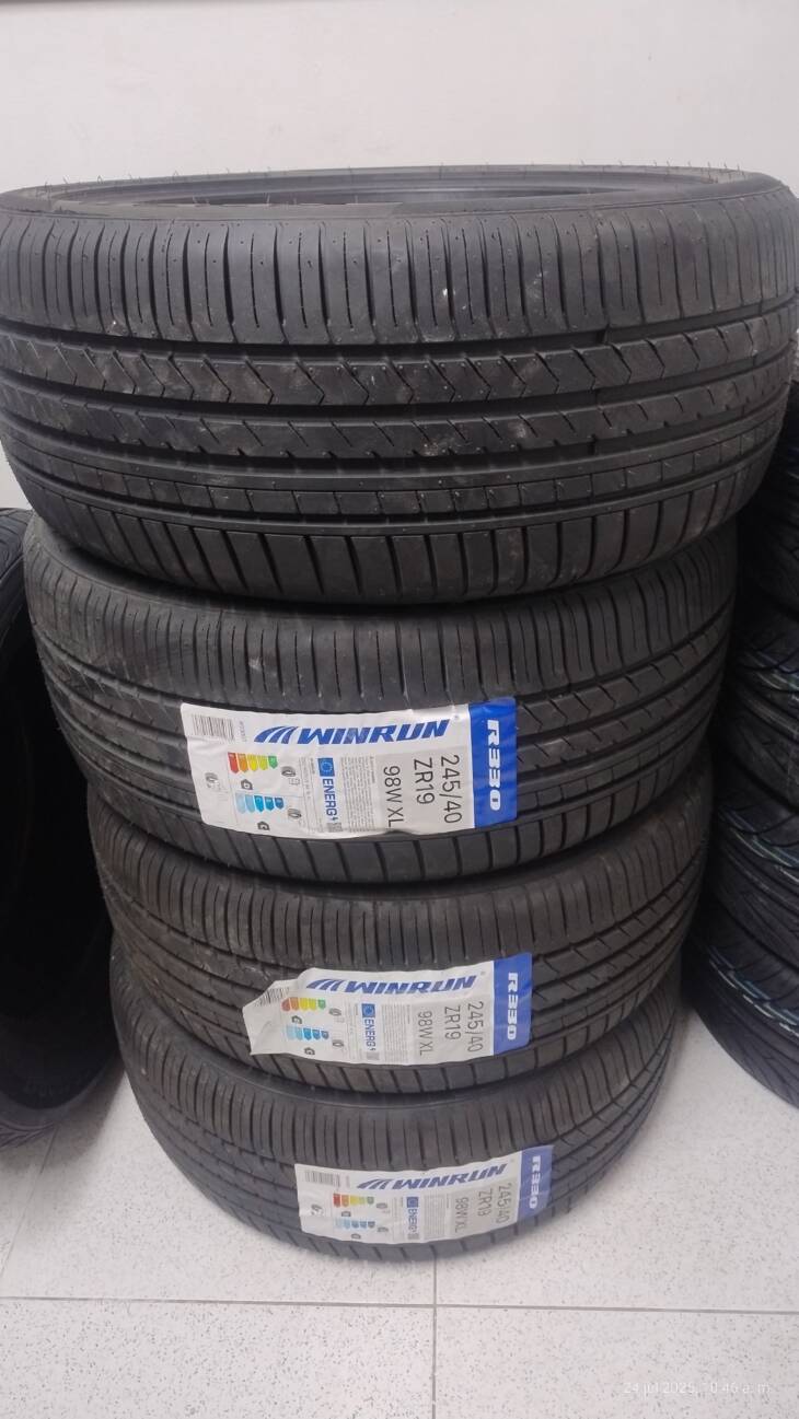 Llanta 245/40R19 - Image 2