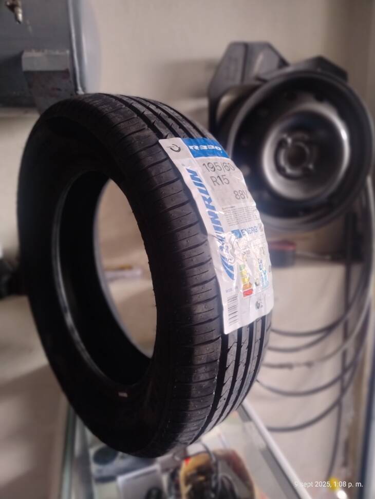 Llanta 195/60R15